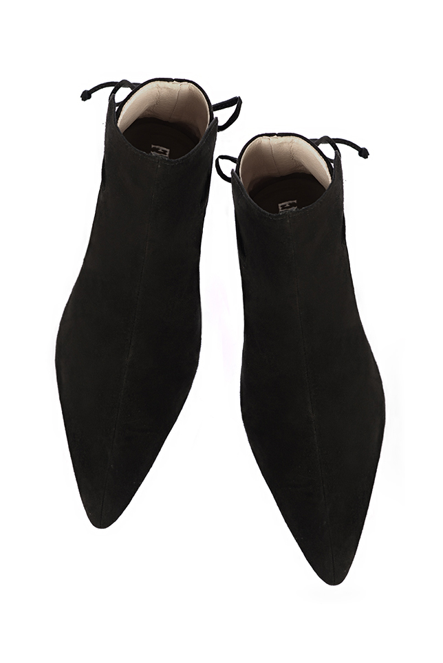 Matt black women's ankle boots with laces at the back. Tapered toe. Medium spool heels. Top view - Florence KOOIJMAN